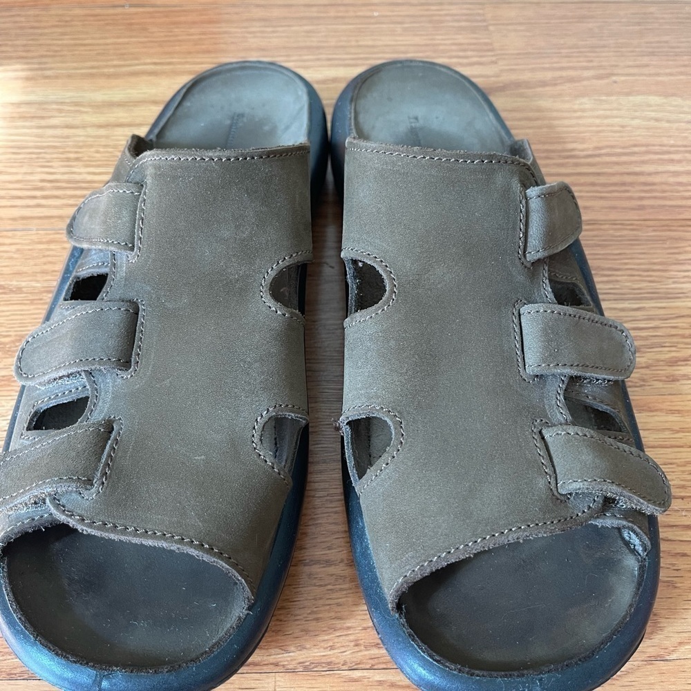 The Gentleman's Walk On Air Adjustable
Sandals